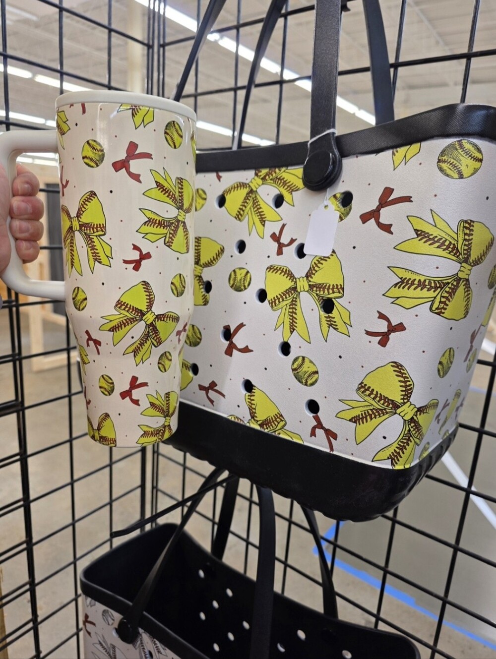 Large Softball & Bows Beach / Tote Bag
